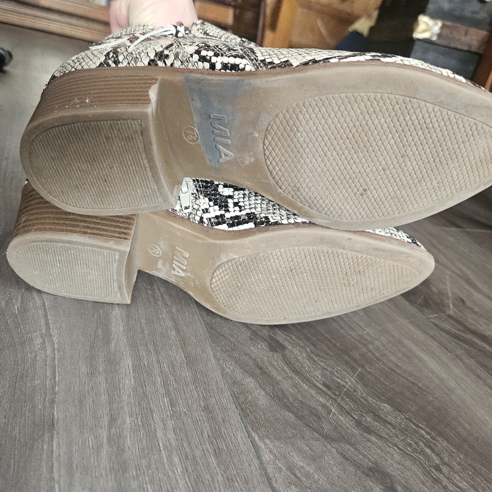 Snake pattern Bootie - Picture 4 of 4